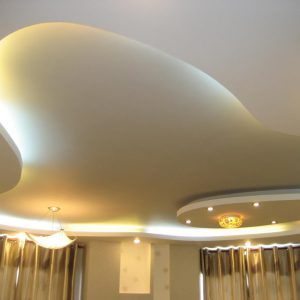 Phối hợp đèn hắt trần và đèn âm trần mang đến không gian thoải mái, ấm cúng cho phòng ngủ