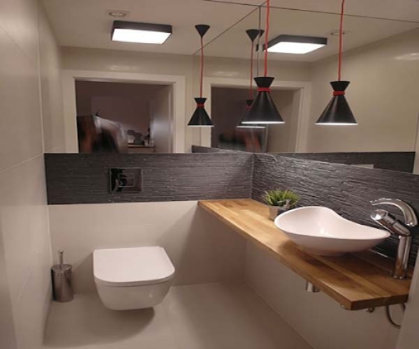 Đèn ốp trần toilet phù hợp với nhiều không gian